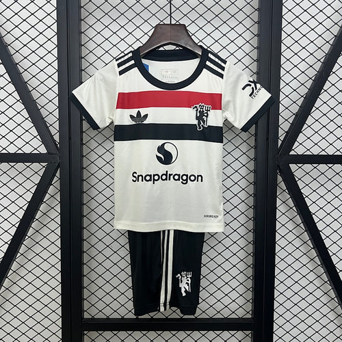 MU 24/25 – Kids Third Kit