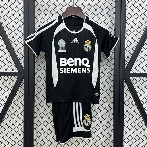 RM 06/07 – Kids Away Kit