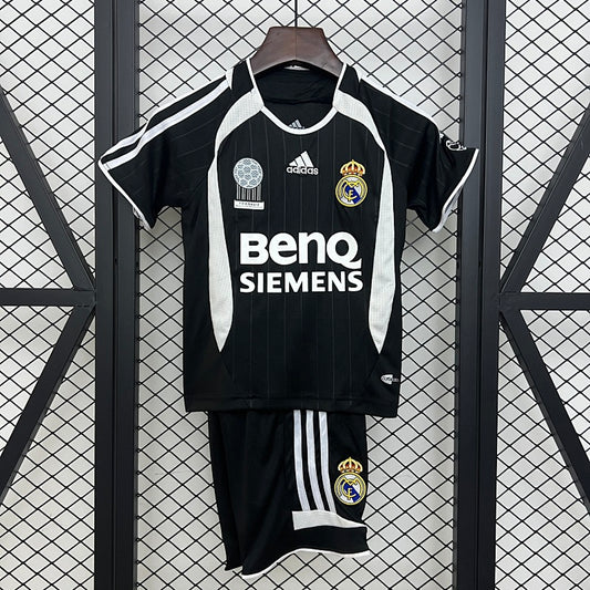 RM 06/07 – Kids Away Kit