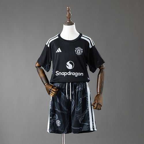 MU 26/27 Goalkeeper Kids Kit